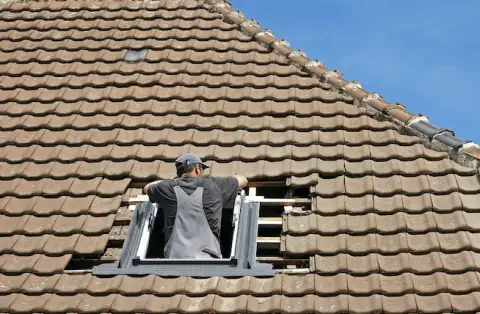 Pose de velux - Sainte-Anne-sur-Gervonde